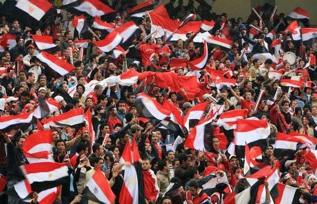 Cover Image for مصر: الصراع على أشده بين مؤيدي مرسي ومعارضيه