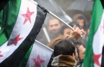 Cover Image for المعارضة السورية تشكك في نوايا النظام بعد رفضه استبعاد الأسد عن العملية الانتقالية