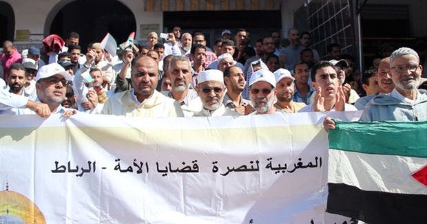 Cover Image for وقفات مسجدية في مدن المغرب نصرة لانتفاضة الشعب الفلسطيني