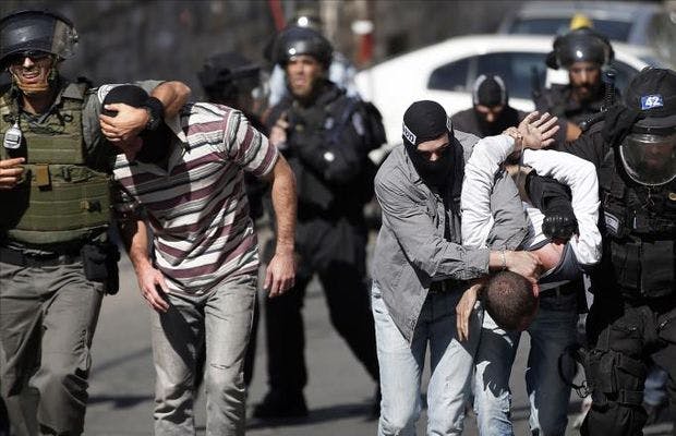 Cover Image for الاحتلال يعتقل 29 فلسطينيا.. وقيادي: الاعتقلات وقود لاستمرارية الانتفاضة