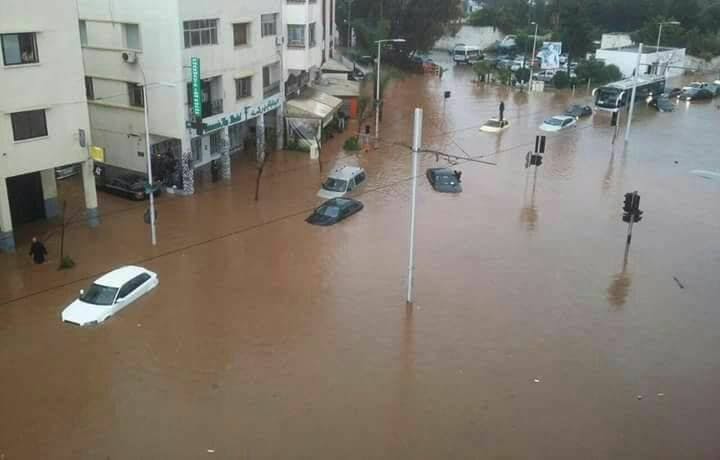 Cover Image for الرباط وسلا تغرقان في مياه الأمطار والسلطات في “دار غفلون”