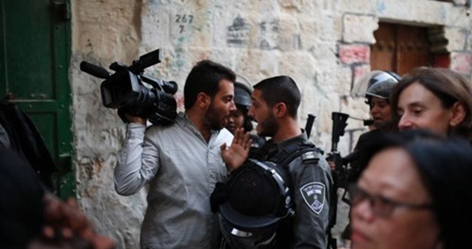Cover Image for تقرير يرصد الانتهاكات ضد الحريات الإعلامية في فلسطين خلال فبراير