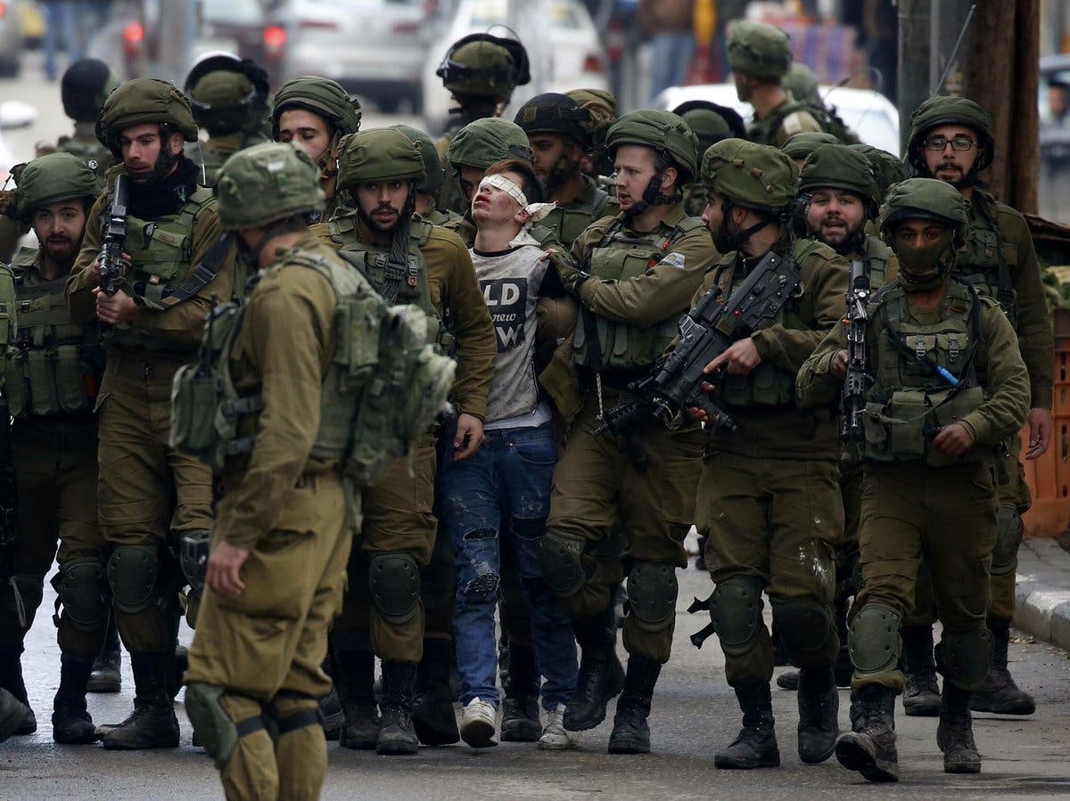 Cover Image for الاحتلال الاسرائيلي يعتقل حوالي ألف فلسطيني في القدس منذ إعلان ترمب المشؤوم